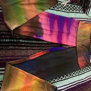 Teeki leggings size small